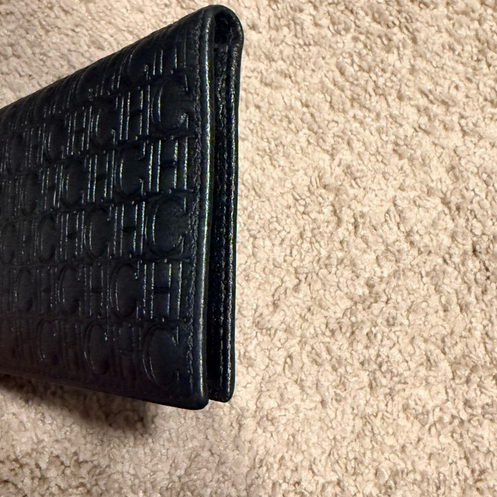 Carolina Herrera Black Leather Wallet - Picture 4 of 9